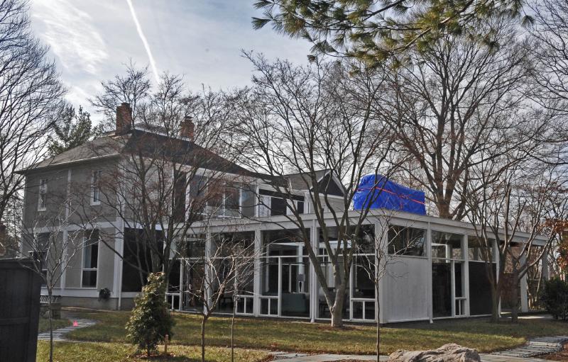 GOODMAN WAS AN ARCHITECT WHO BECAME POPULAR IN SUBURBAN WASHINGTON FOLLOWING WORLD WAR II. HE BUILT THIS HOUSE IN 1954 ON QUAKER LANE. HE ALSO DESIGNED WASHINGTON’S NATIONAL AIRPORT (NOW REAGAN AIRPORT) PLUS OTHER SUBURBAN COMMUNITIES SOME 