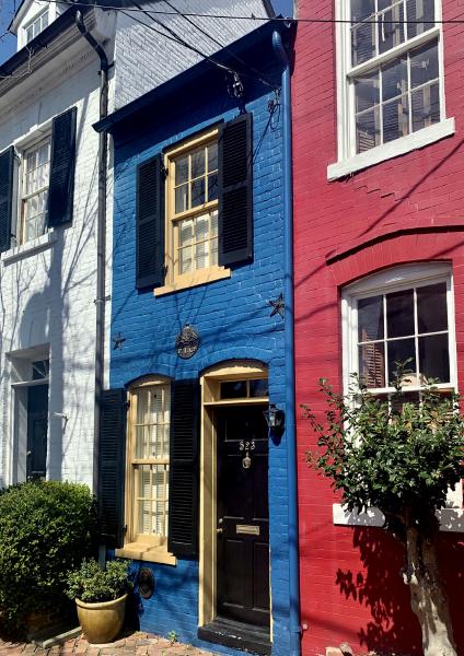 The Hollensbury Spite House is located at 523 Queen Street in Alexandria, Virginia. The 7-foot 6-inch wide house built in 1830 by John Hollensbury and is one of four spite houses in Alexandria.